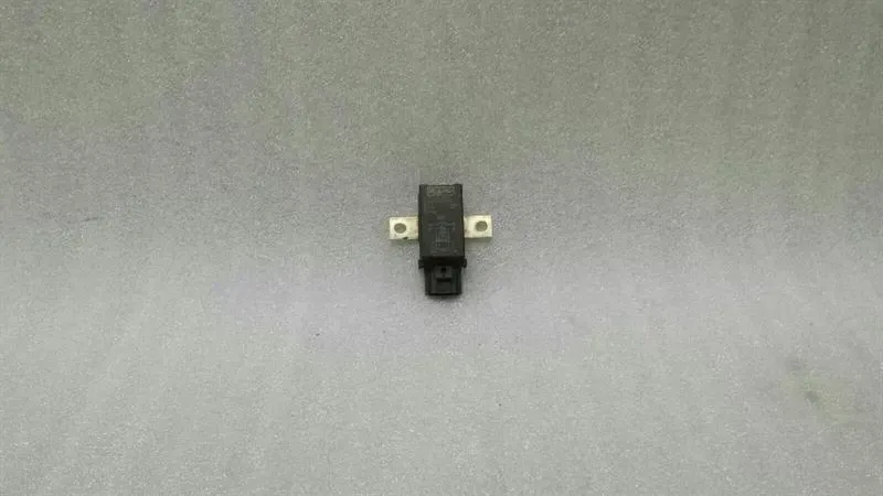 Aston Martin DB9 Volante Relay 6C1T-10B28-AA Relay