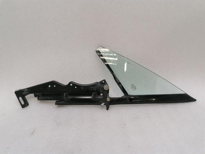 Aston Martin Rapide Left Front 1/4 Glass AD43-C262A36-AL Door Panel 1/4 Front Left