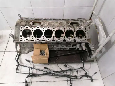 ASTON MARTIN RAPID 10-14 ENGINE AD43-6010-AA CYLINDER BLOCK ENGINE AM16