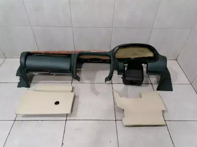 ASTON MARTIN DB7 VANTAGE Dashboard 83-83343 RHD RIGHT HANDLEBAR