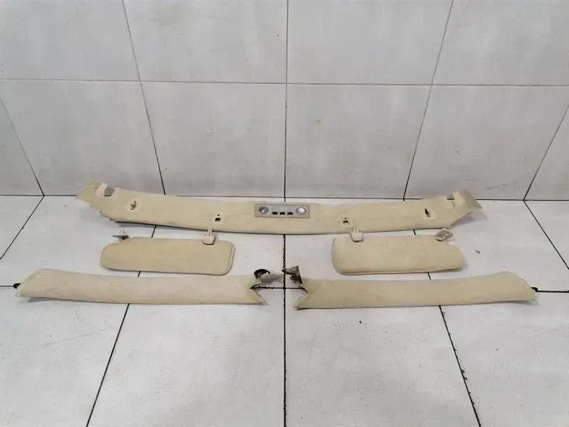 ASTON MARTIN DB7 VANTAGE 83-83754 a post set with sunvisors