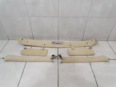 ASTON MARTIN DB7 VANTAGE 83-83754 a post set with sunvisors