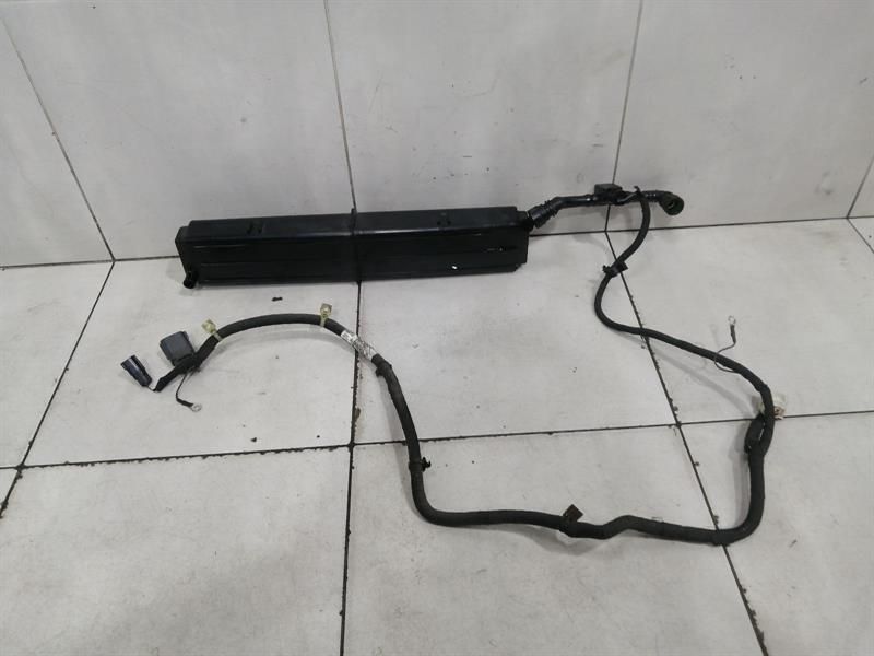 ASTON MARTIN DB9 COUPE Reservior 2R8U-9D653-AC Container