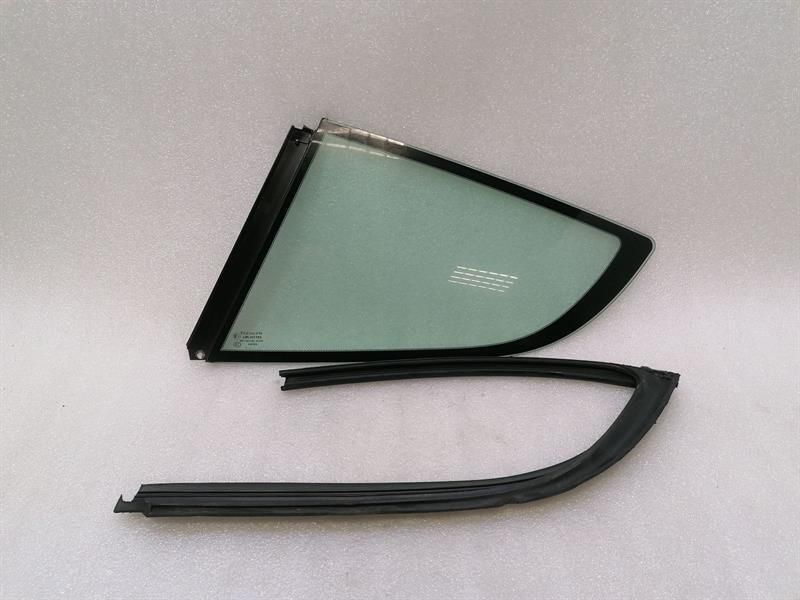 ASTON MARTIN DB9 COUPE Left Quarter Glass 4G43-76-11087 Door Window 1⁄4 Rear Li