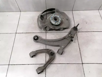 Aston Martin DB9 Volante Right Front Hub 8D33-3K186-AC Wheel Bearing Housing Front Re