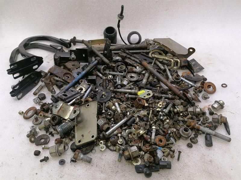 ASTON MARTIN DB7 VANTAGE Screws Bolts from One Car Set Screws