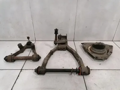 ASTON MARTIN DB7 VANTAGE Right Front Hub 23-85795 Wheel Bearing Case Front Right