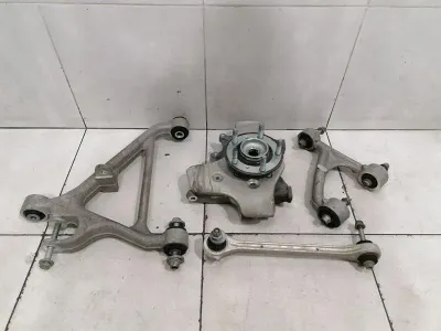 Aston Martin Rapide AMR Right Rear Hub AD43-5A970-AB Rear Wheel Bearing Housing