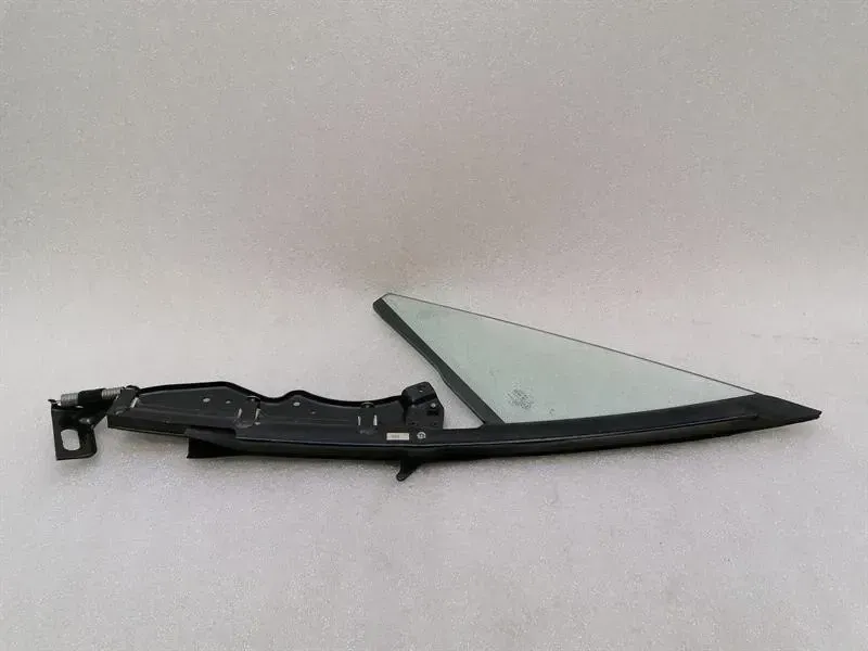 Aston Martin Rapide FRH 1/4 Glass AD43-C262A36-AM Door Panel 1/4 Front Right