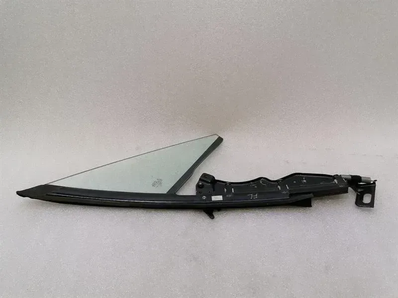 Aston Martin Rapide Left Front 1/4 Glass AD43-C262A37-AM Door Panel 1/4 Front Left