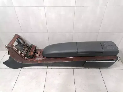 Maybach 62 V240 Console A2406800450 Center Console Console