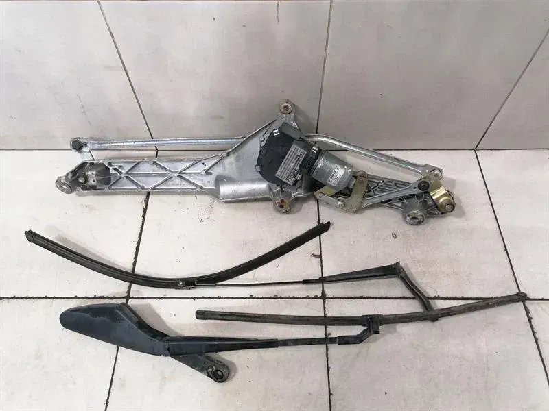 Maybach 62 V240 Front Wiper Linkage A2408200842 RHD RIGHT HAND DRIVE