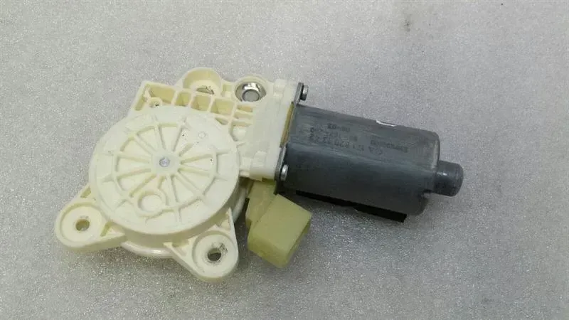 Mercedes SL R230 left door window motor A1718201342 window regulator motor left