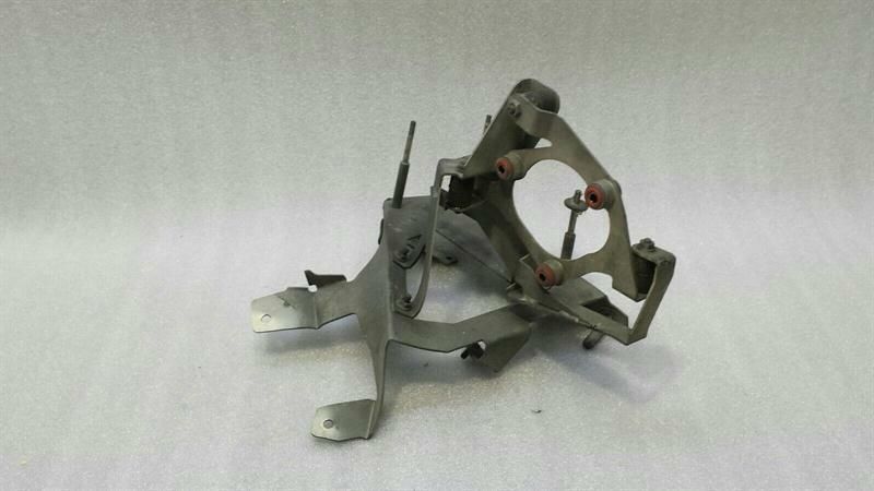 Mercedes CLS55 AMG W219 holder bracket A2112370440 holder carrier M113