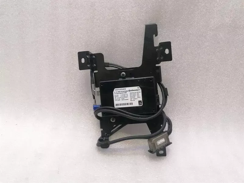 Mercedes G-Wagen W463 Interface Module A1729002809 ECU