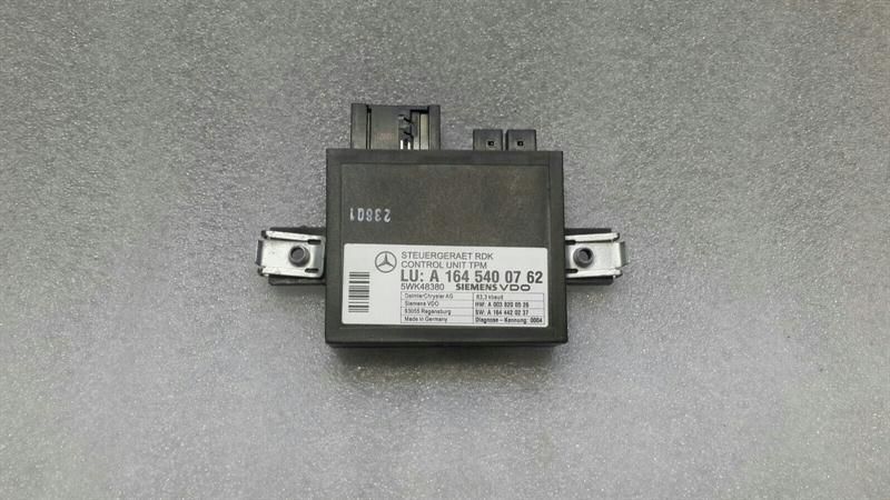 Mercedes SL R230 Tyre Pressure Module A1645400762 Tyre Pressure Control Unit TPM