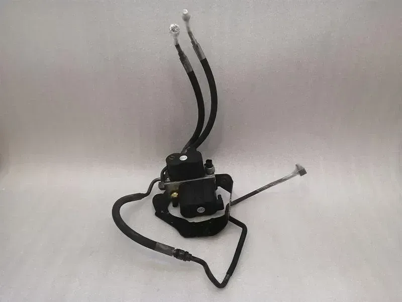 Mercedes S-Class W222 S63 AMG Rear ABC Valve A2213201058 Hydraulic Valve Rear