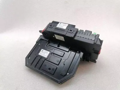Mercedes S-class W221 SAM Fuse Box A2219005901 Fuse Box SAM