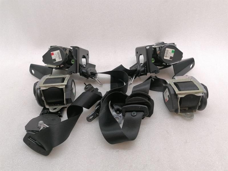 Mercedes CLS W219 Seatbelt Set of 4 A2118600186 Seat Belt Set