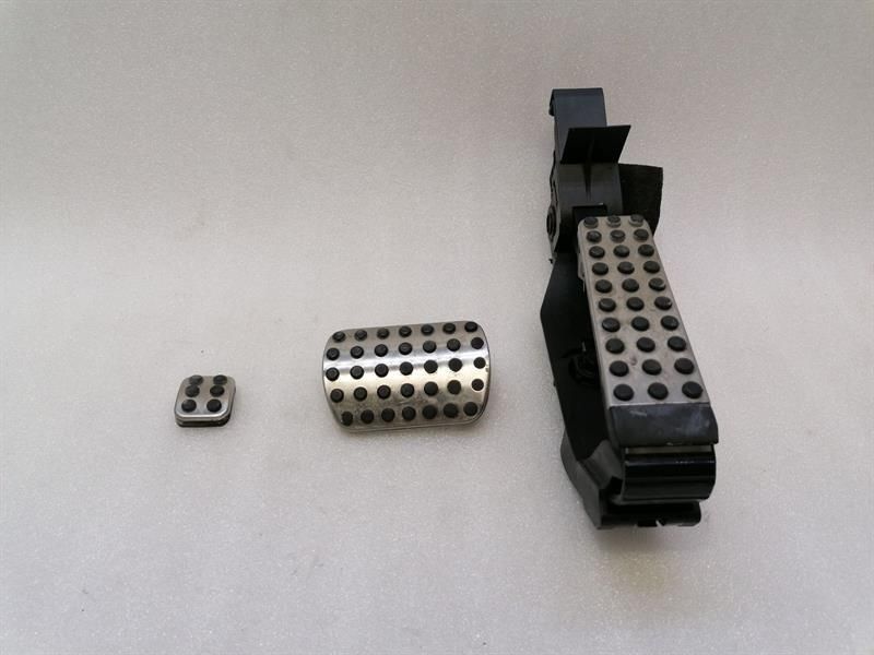 Mercedes CLS W219 Gas Pedal (Electrical) A1713000004 Accelerator Pedal AMG