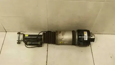 Mercedes CLS W219 Shock Absorber Front Right A2113208413 Shock Absorber Front Re