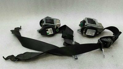 Mercedes CLS W219 front seat belt pair A2118608285 seat belt belt front