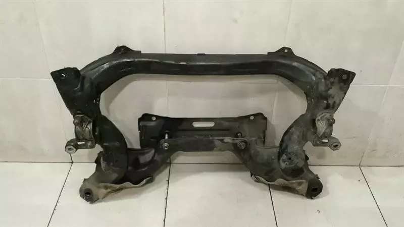 Mercedes CLS W219 Beam Subframe Front A2116201587 Front Axle Carrier