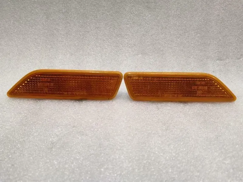 Mercedes CLS W219 side marker light A2198200421 side marker light L + R