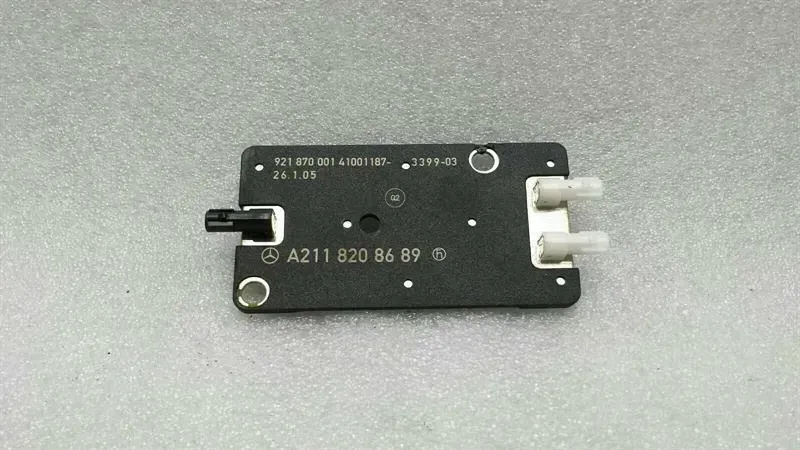 Mercedes CLS W219 Aerial / Antenna A2118208689 Antenna Amplifier