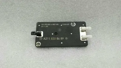 Mercedes CLS W219 Aerial / Antenna A2118208689 Antenna Amplifier