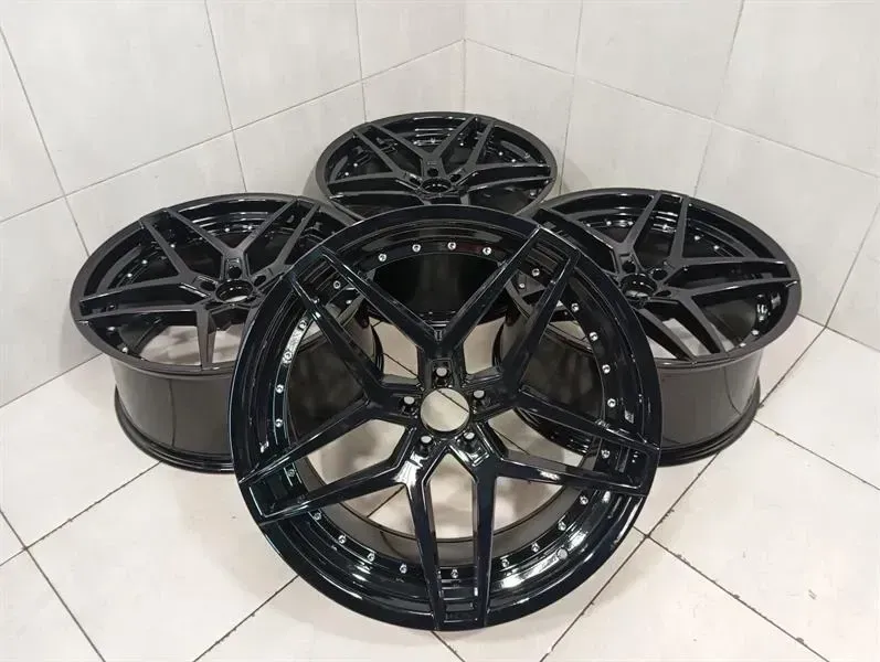 22 Mercedes ML W164 GL X164 Alloy Wheels Lexani R22 Alloy Wheel Set 10.5J ML63 AMG