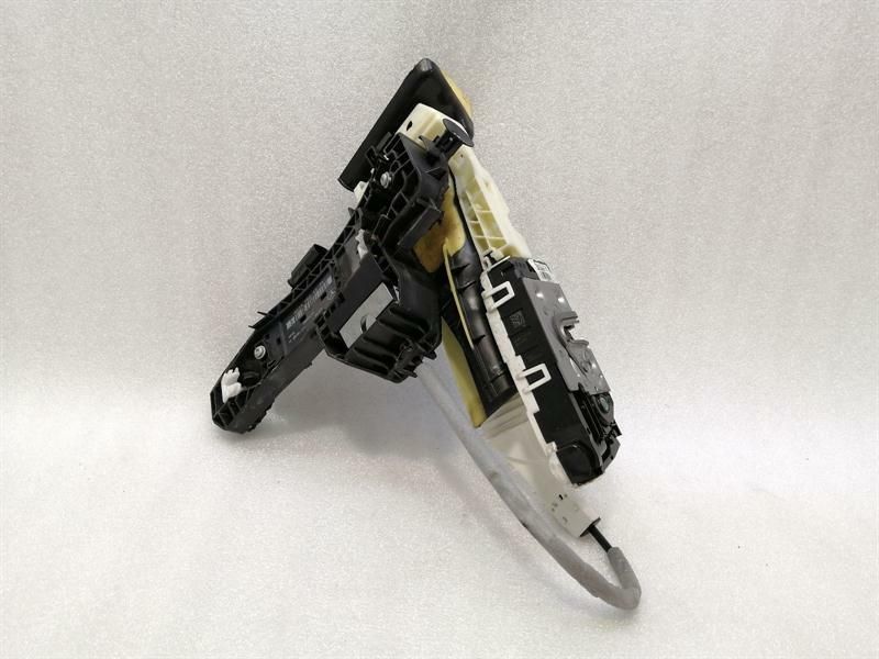 Mercedes E Class W212 front left door lock A2047203735 door lock front left