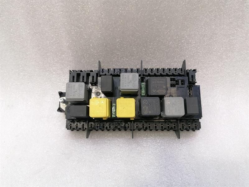 Mercedes G-Wagen W463 Fuse Box A1669068201 Fuse Box
