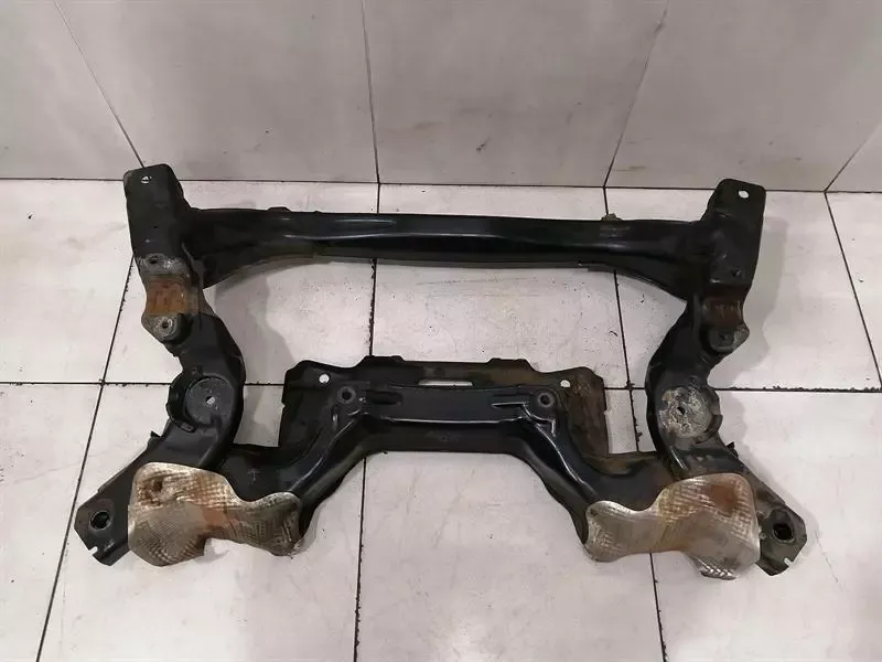 Mercedes CLS55 AMG W219 Beam Subframe Front A2116201587 Front Axle Beam