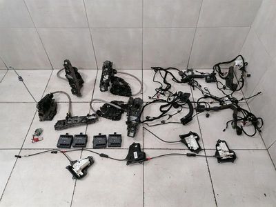 Mercedes GLE W292 C292 door lock A0997207100 door lock soft close set rhd