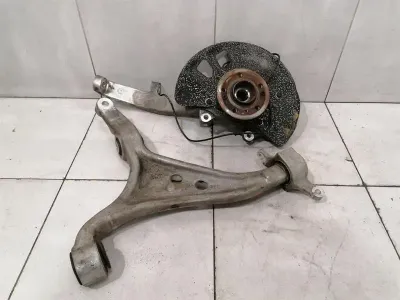 Mercedes GLE W292 C292 Right Front Hub A1663301020 Wheel Bearing Housing Front Right