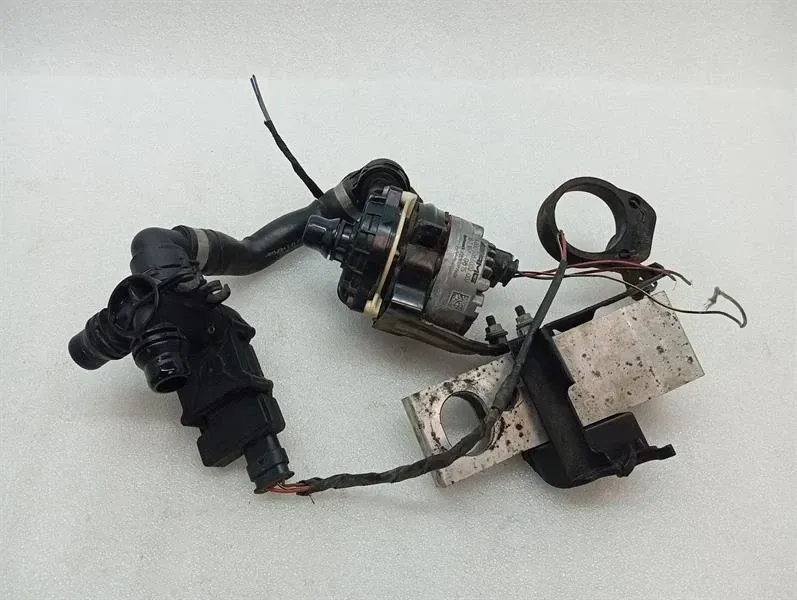 Mercedes CL W217 AMG additional cooling pump A0005003000 coolant pump pump