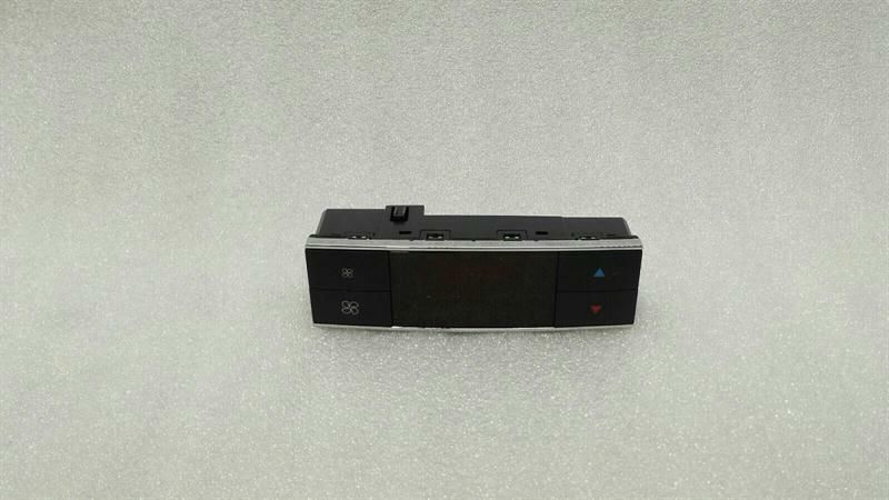 Mercedes CLS W218 Rear Car Climate Control A2048303290 Rear Climate Control Panel
