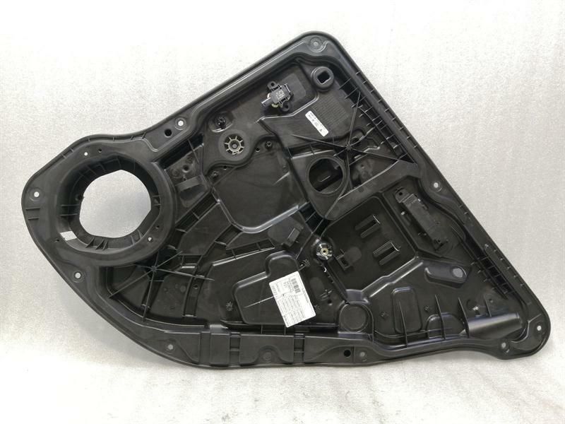 Mercedes ML W166 Right Rear Door Winder A1667300279 Window Regulator Rear Right