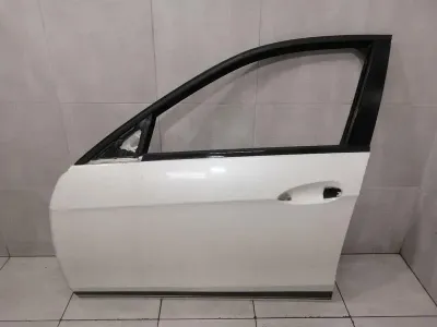 Mercedes E Class W212 left front door A2127200105 door front left.