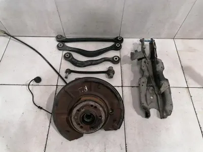 Mercedes S55 AMG W220 Left Rear Hub A2203502941 Wheel Bearing Housing Rear Left