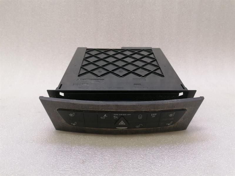Mercedes E Class W211 CD Changer A2118703889 CD Changer