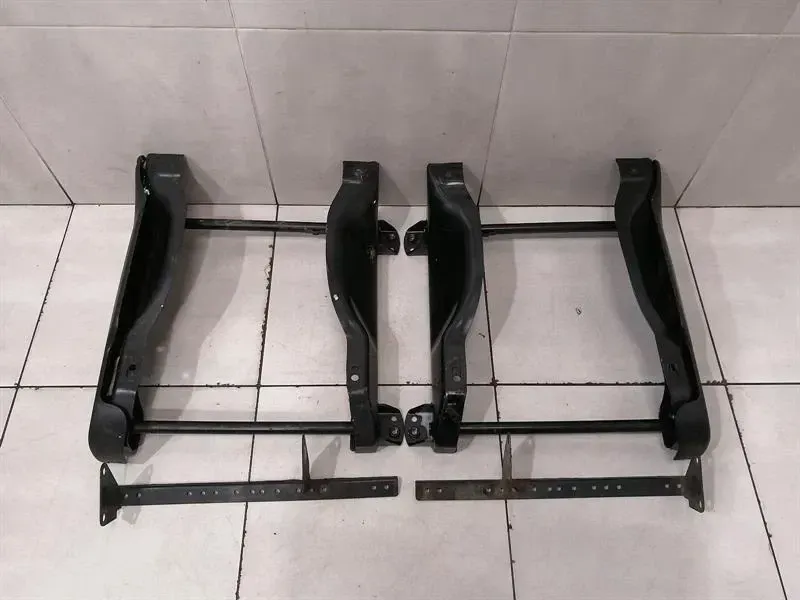 Mercedes G-Class W463 Front Seat Bracket A4639103023 Front Seat Box Holder