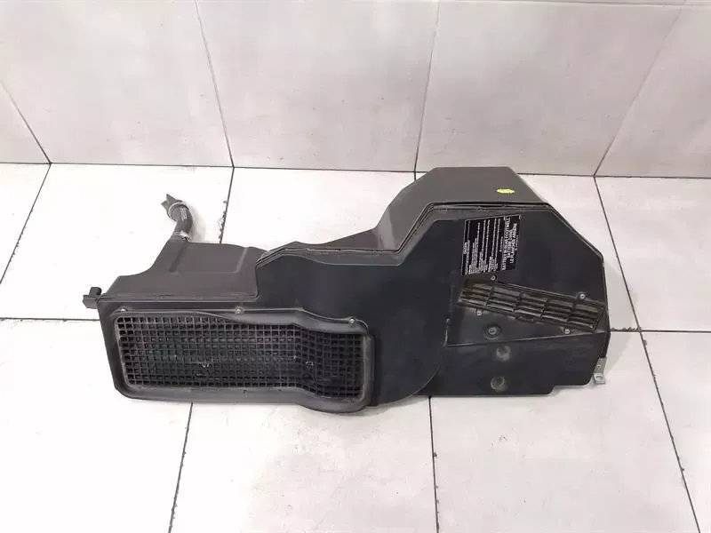 Mercedes G-Car W463 Air Intake Airbox A4638301100 Air Filter Box