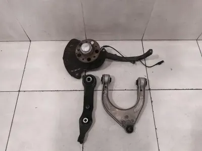 Mercedes E Class W211 Right Front Hub A2113306720 Wheel Bearing Housing Front Right