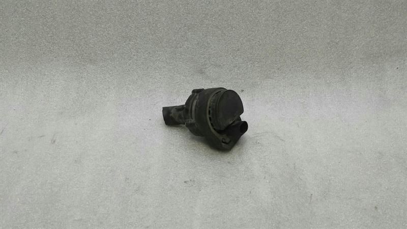 Mercedes E Class W211 Additional Cooling Pump A2118350264 Coolant Pump Pump.