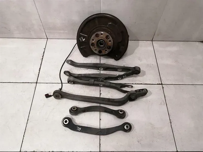 Mercedes E55 AMG W211 Left Hub SET A2113504508 wheel bearing housing rear Li set