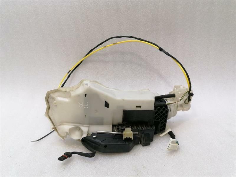 Mercedes SL R230 FRH door lock A2307200835 door lock right keyless go