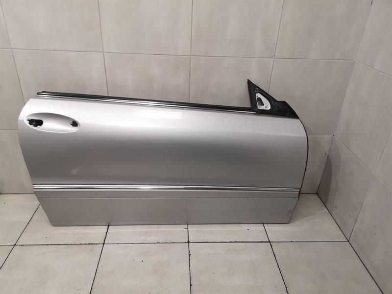 Mercedes CLK W209 Right Door A2097200205 Door Front Right