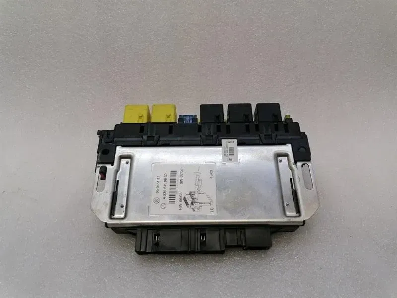 Mercedes SL R230 Fuse Box A2305450832 Fuse Box SAM